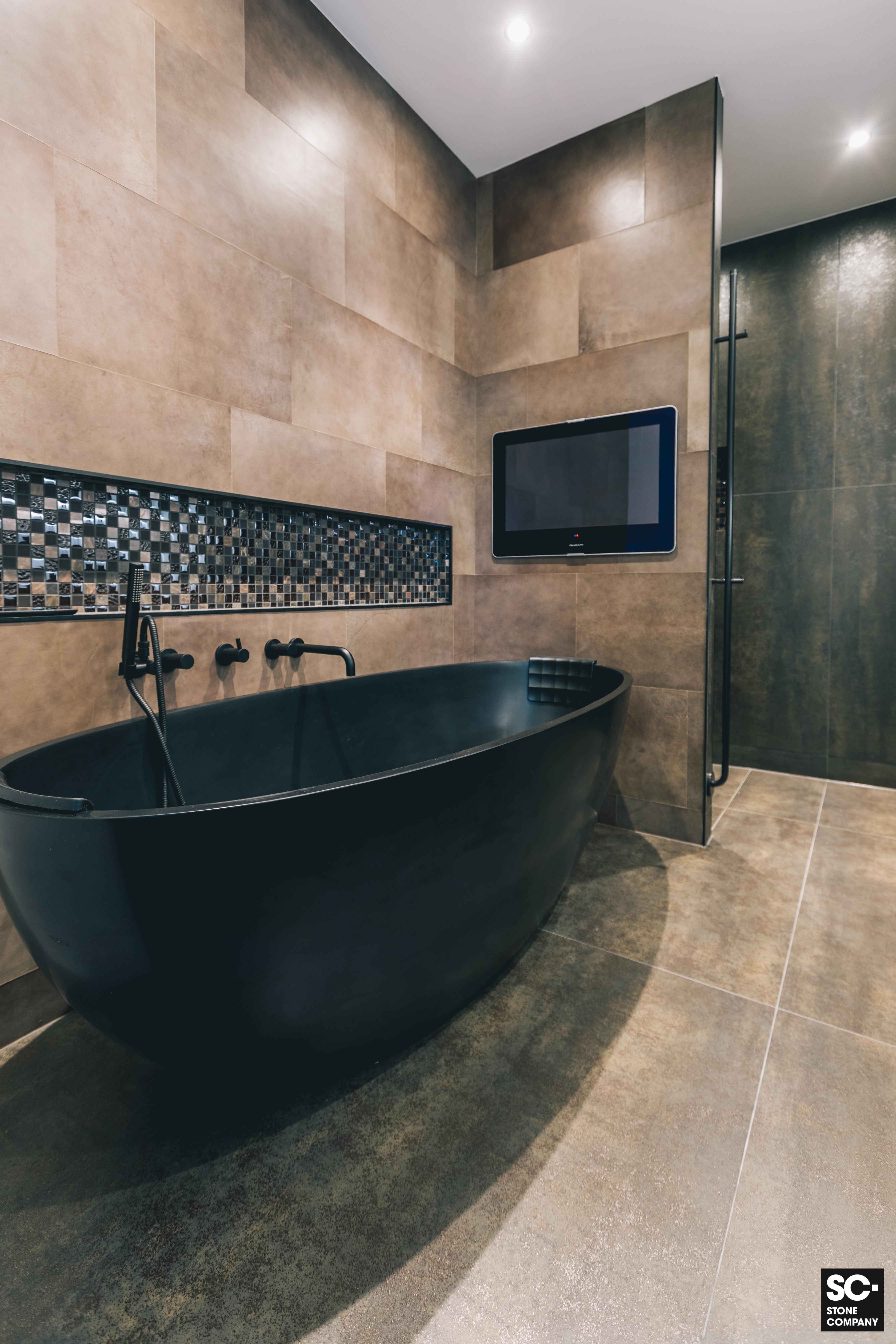 Stijlvolle Badkamer In Goud En Zwart
